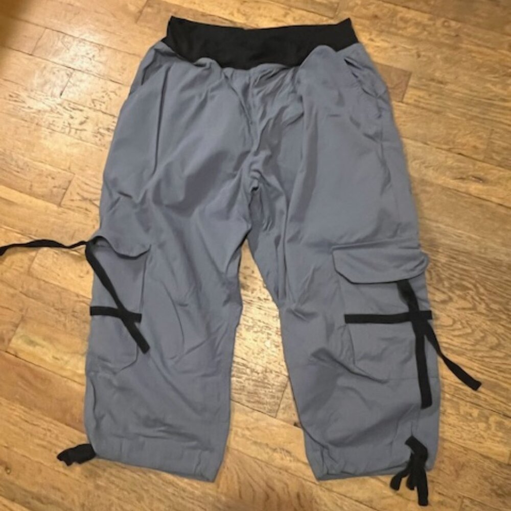 Zumba crop pants gray